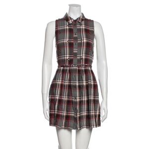 Elizabeth and James dress